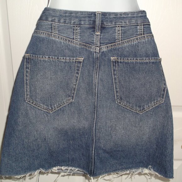 Hollister Womens Size 9 Ultra High Rise distressed Denim Mini skirt with Raw Hem - Picture 8 of 11